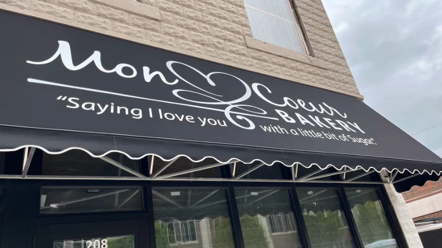 Mon Coeur Bakery storefront with Awning.