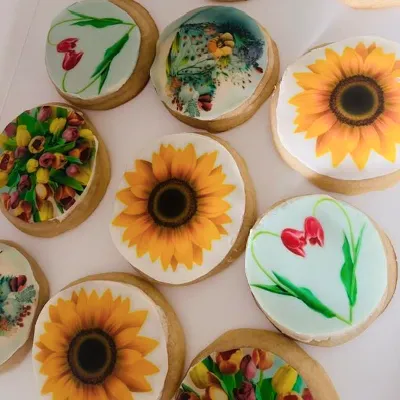 Frosted Flower cookies from Mon Coeur Bakery